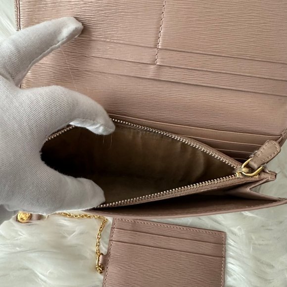 🔥🔥Authentic Prada Vitello Leather Continental Flap Wallet - Full Inclusion!! - Picture 15 of 17